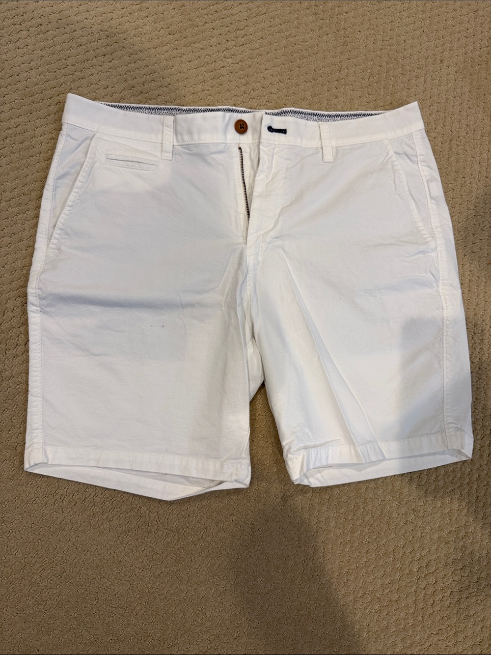 johnnie-O White Flat Front Shorts - Classic Chino Style